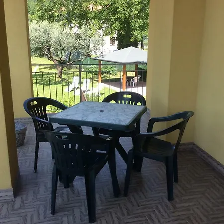 Apartment Da Sonia-mansarda Vista Lago