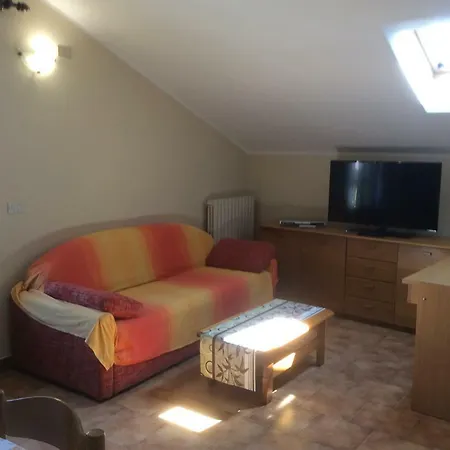 Apartment Da Sonia-mansarda Vista Lago *