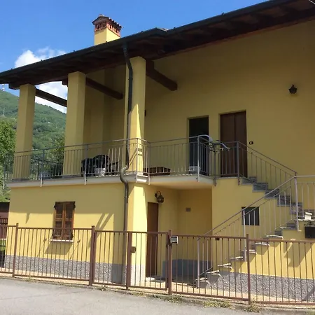 Da Sonia-mansarda Vista Lago * Dongo